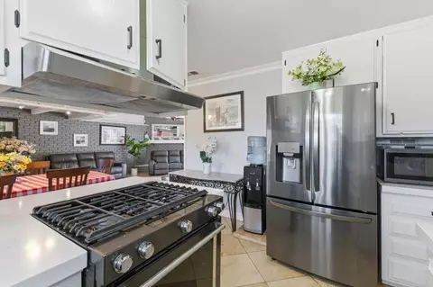 Kitchen - 3617 Esplanade St, Oceanside, CA 92056 photo 4 of 5