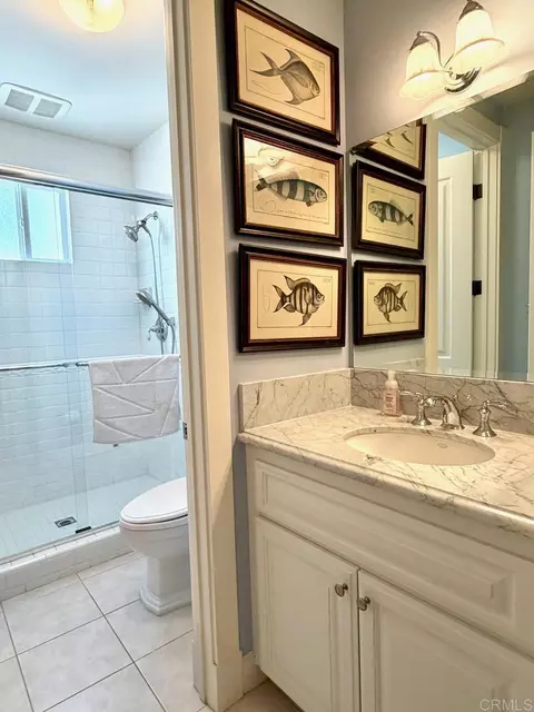 Bath - 212 N Helix Ave, Solana Beach, CA 92075 photo 1 of 3