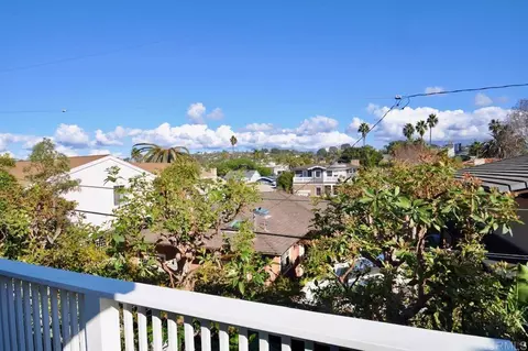 Exterior - 212 N Helix Ave, Solana Beach, CA 92075 photo 3 of 7
