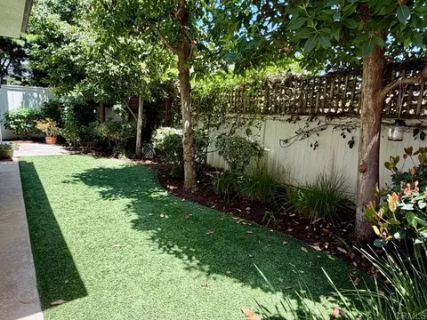 Exterior - 212 N Helix Ave, Solana Beach, CA 92075 photo 4 of 7