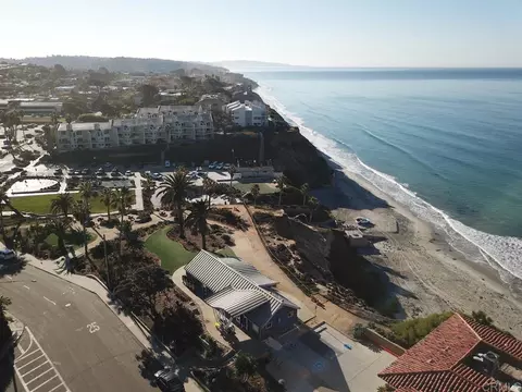 View/Area - 212 N Helix Ave, Solana Beach, CA 92075 photo 4 of 8