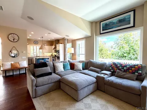 Living - 212 N Helix Ave, Solana Beach, CA 92075 photo 3 of 4