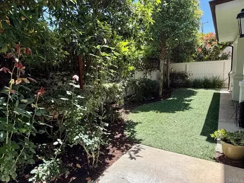 Exterior - 212 N Helix Ave, Solana Beach, CA 92075 photo 5 of 7
