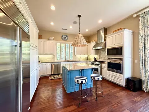 Kitchen - 212 N Helix Ave, Solana Beach, CA 92075 photo 2 of 3