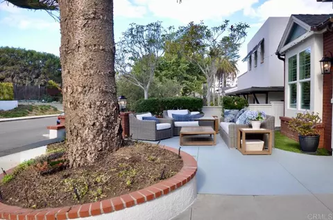 Exterior - 212 N Helix Ave, Solana Beach, CA 92075 photo 6 of 7