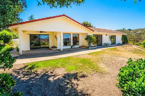 15245 La Plata Ct, Ramona, CA 92065