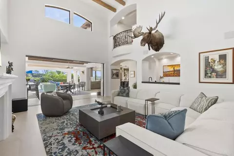 Living - 3226 Violet, Encinitas, CA 92024 photo 5 of 6