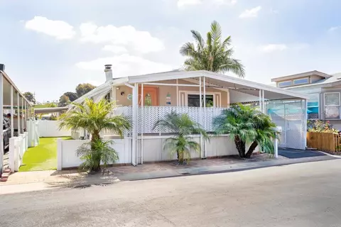 135 Beechwood Ln, Oceanside, CA 92054