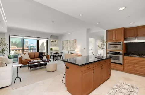 645 Front St #1304, San Diego, CA 92101