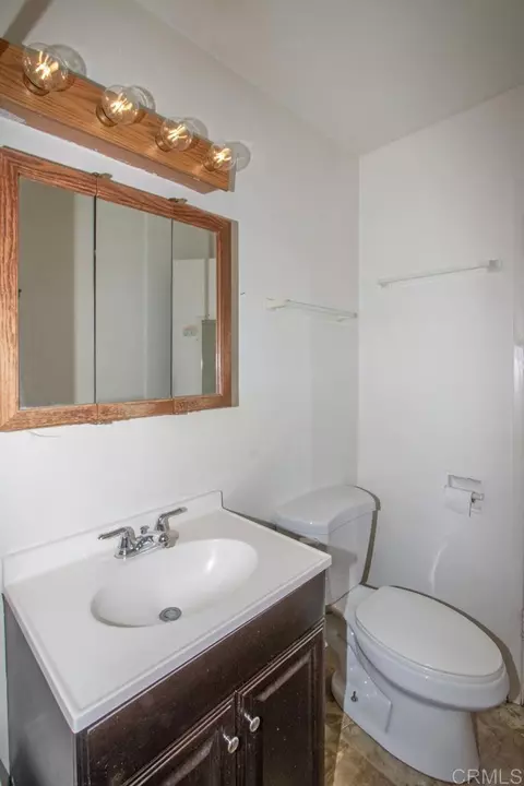Bath - 976 Olive Ave, Vista, CA 92083 photo 2 of 2