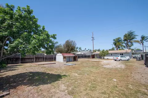 Exterior - 976 Olive Ave, Vista, CA 92083 photo 6 of 7