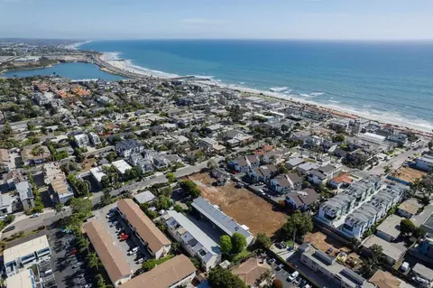 318 Juniper Ave #15, Carlsbad, CA 92008