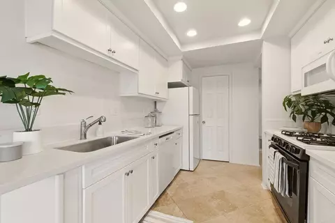 Kitchen - 1972 Swallow Ln, Carlsbad, CA 92009 photo 2 of 2