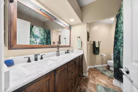 Bath - 4970 Marin Dr, Oceanside, CA 92056 photo 4 of 4