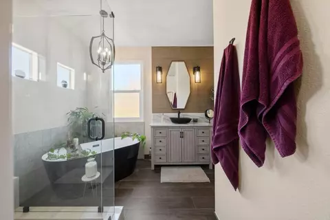 Bath - 4970 Marin Dr, Oceanside, CA 92056 photo 3 of 4