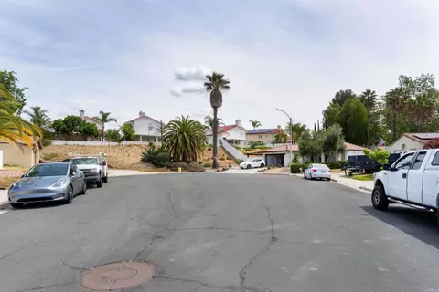 Exterior - 32599 Strigel Ct, Temecula, CA 92592 photo 4 of 4