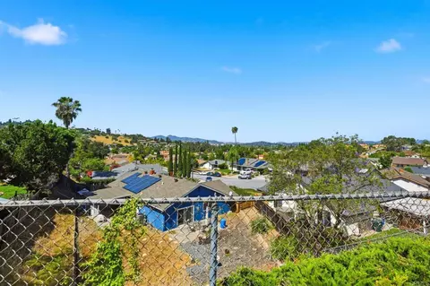 View/Area - 727 Mclain St, Escondido, CA 92027 photo 3 of 8