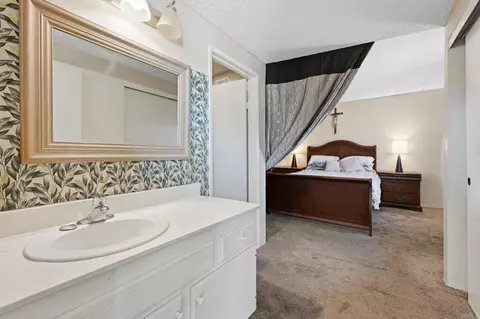 Bath - 727 Mclain St, Escondido, CA 92027 photo 2 of 6