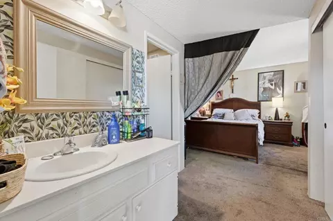 Bath - 727 Mclain St, Escondido, CA 92027 photo 1 of 6