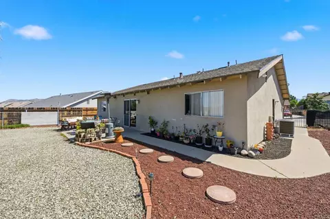Exterior - 727 Mclain St, Escondido, CA 92027 photo 5 of 10