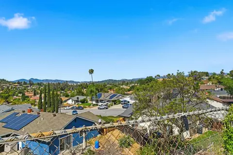 View/Area - 727 Mclain St, Escondido, CA 92027 photo 4 of 8