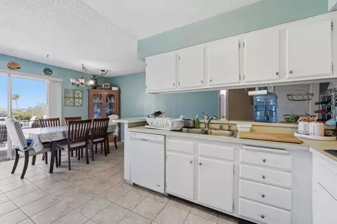 Kitchen - 727 Mclain St, Escondido, CA 92027 photo 3 of 5