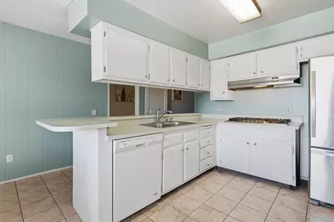 Kitchen - 727 Mclain St, Escondido, CA 92027 photo 2 of 5