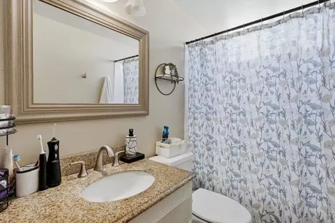 Bath - 727 Mclain St, Escondido, CA 92027 photo 5 of 6