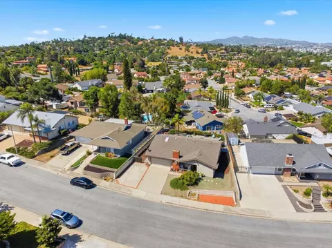 View/Area - 727 Mclain St, Escondido, CA 92027 photo 1 of 8