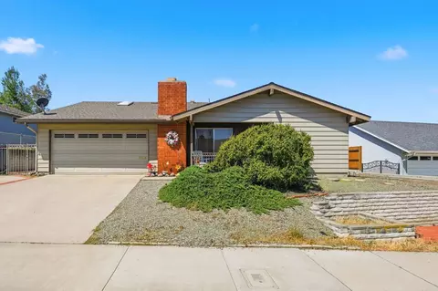 Exterior - 727 Mclain St, Escondido, CA 92027 photo 2 of 10