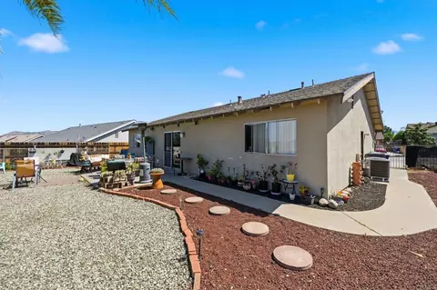 Exterior - 727 Mclain St, Escondido, CA 92027 photo 4 of 10