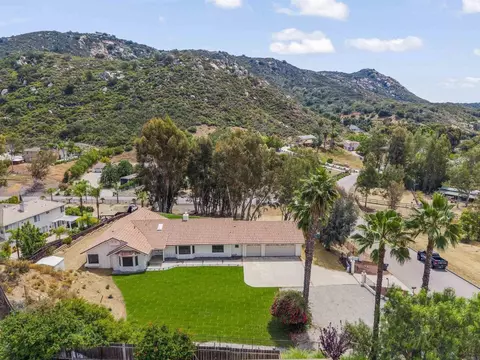 25945 Forest Dr, Escondido, CA 92026