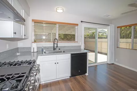 Kitchen - 1133 Gardena Rd, Encinitas, CA 92024 photo 3 of 3