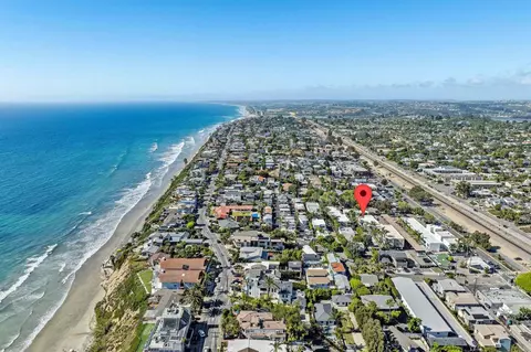 View/Area - 127 W Glaucus #B, Encinitas, CA 92024 photo 2 of 3