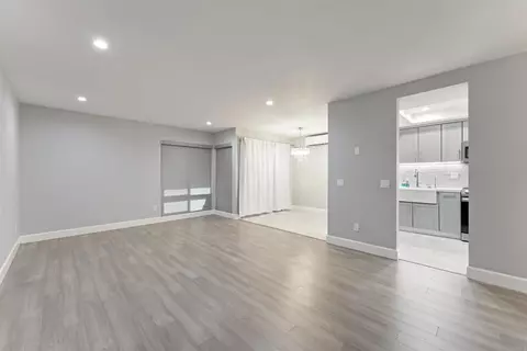 Living - 127 W Glaucus #B, Encinitas, CA 92024 photo 2 of 2