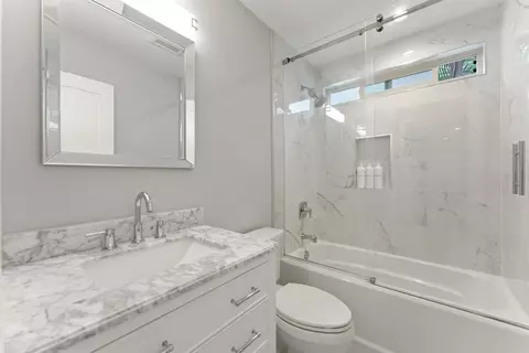 Bath - 127 W Glaucus #B, Encinitas, CA 92024 photo 1 of 3