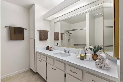 Bath - 4378 Dowitcher Way, Oceanside, CA 92057 photo 1 of 2