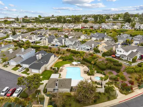 View/Area - 836 Windcrest Dr, Carlsbad, CA 92011 photo 5 of 8