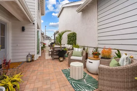 Exterior - 836 Windcrest Dr, Carlsbad, CA 92011 photo 6 of 9