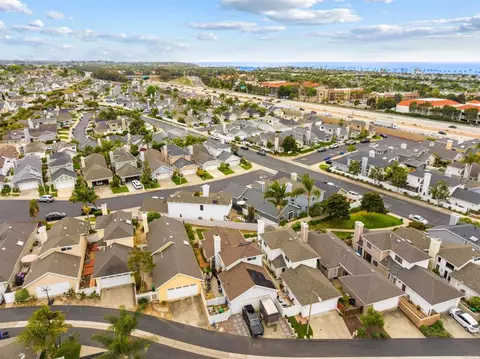 View/Area - 836 Windcrest Dr, Carlsbad, CA 92011 photo 4 of 8