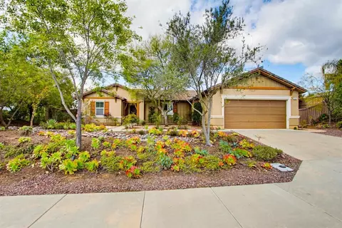 352 Tom Mcguinness Jr Cir, Fallbrook, CA 92028