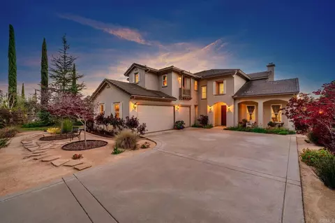 1545 Loch Ness Dr, Fallbrook, CA 92028