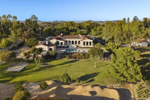 4943 El Arco Iris, Rancho Santa Fe, CA 92067