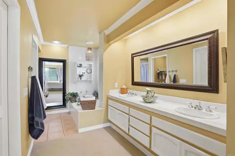 Bath - 1051 Freedom Ct, Del Mar, CA 92014 photo 2 of 4