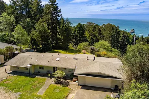 800 Westgate Dr, Trinidad, CA 95570