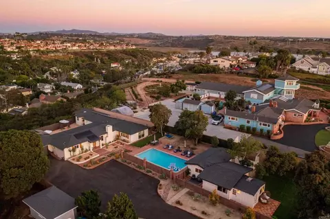 4350 Highland Dr, Carlsbad, CA 92008