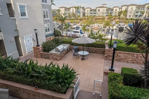 Exterior - 1540 Seabridge Ln, Oxnard, CA 93035 photo 4 of 7