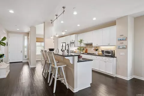 Kitchen - 1540 Seabridge Ln, Oxnard, CA 93035 photo 1 of 5