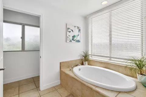 Bath - 143 Jupiter St, Encinitas, CA 92024 photo 2 of 4