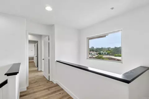 Entry Way - 143 Jupiter St, Encinitas, CA 92024 photo 3 of 4